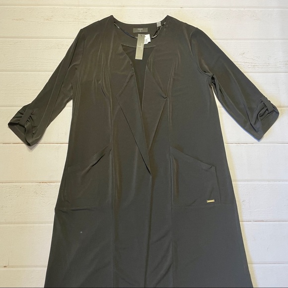 NWT - T Tahari - Women’s Black Blazer Style Top - Medium - Picture 4 of 12